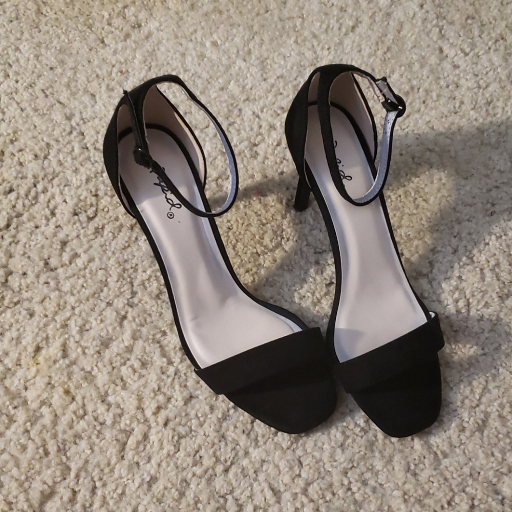 Black velvet heels